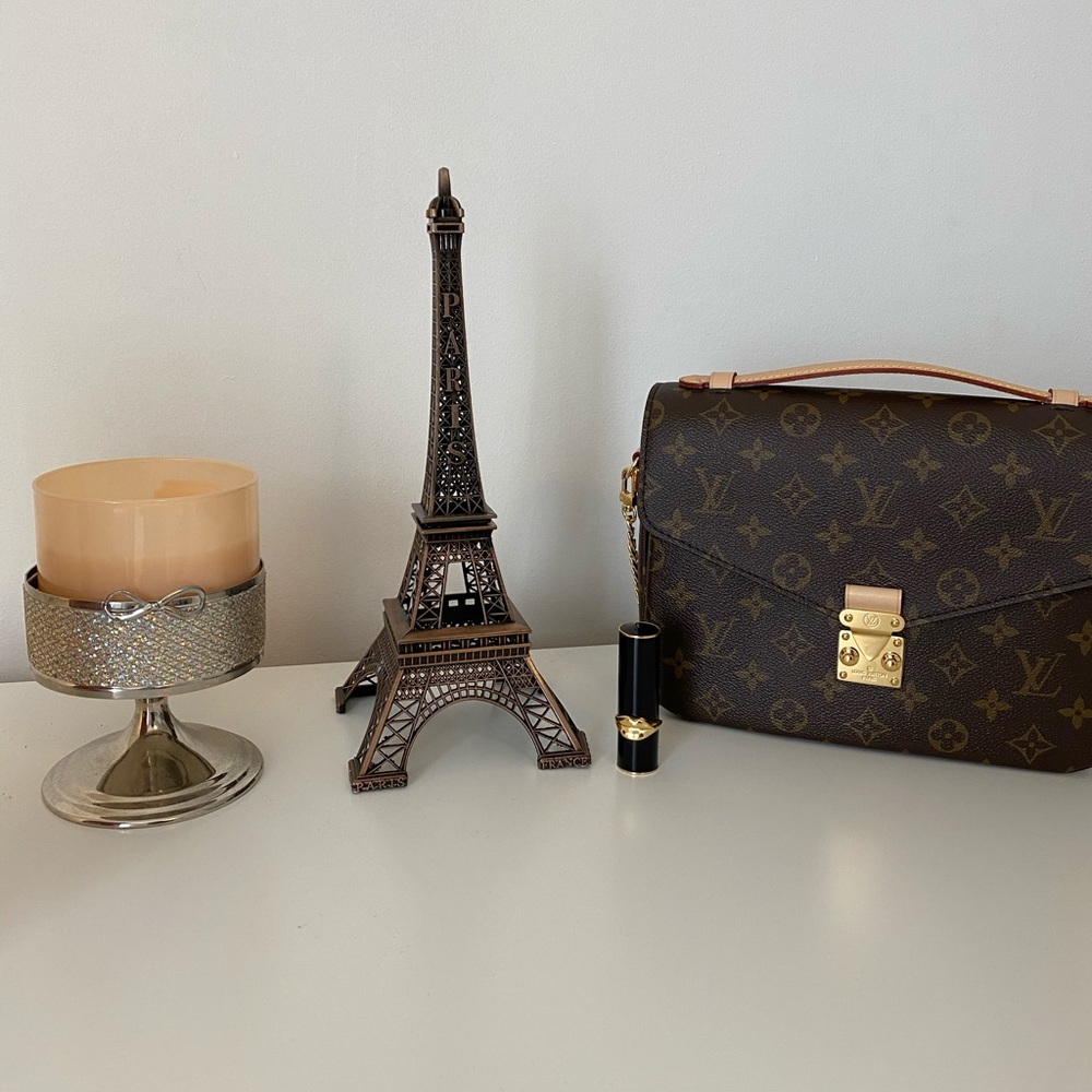 Authentic Louis Vuitton Pochette Métis Monogram
